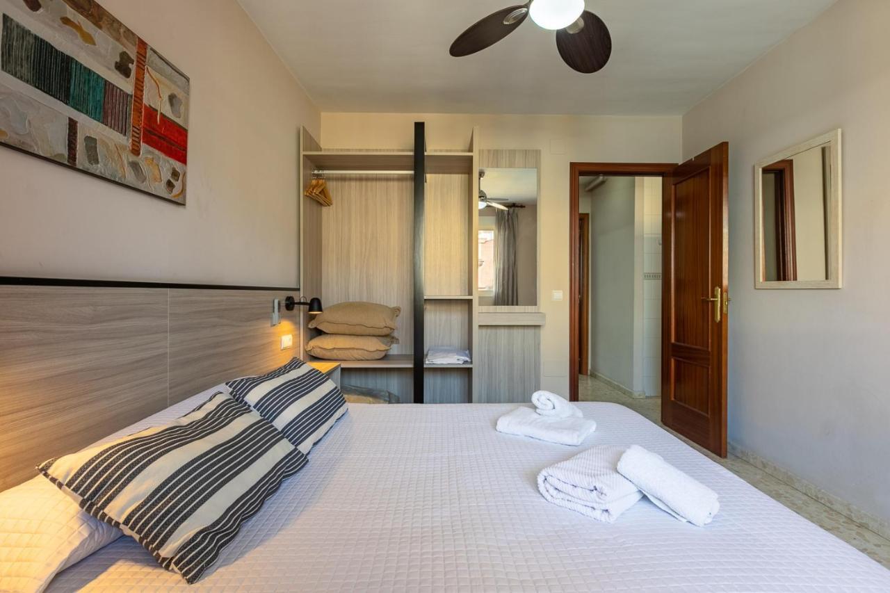 Apartamentos Guerrero Torre Del Mar Esterno foto