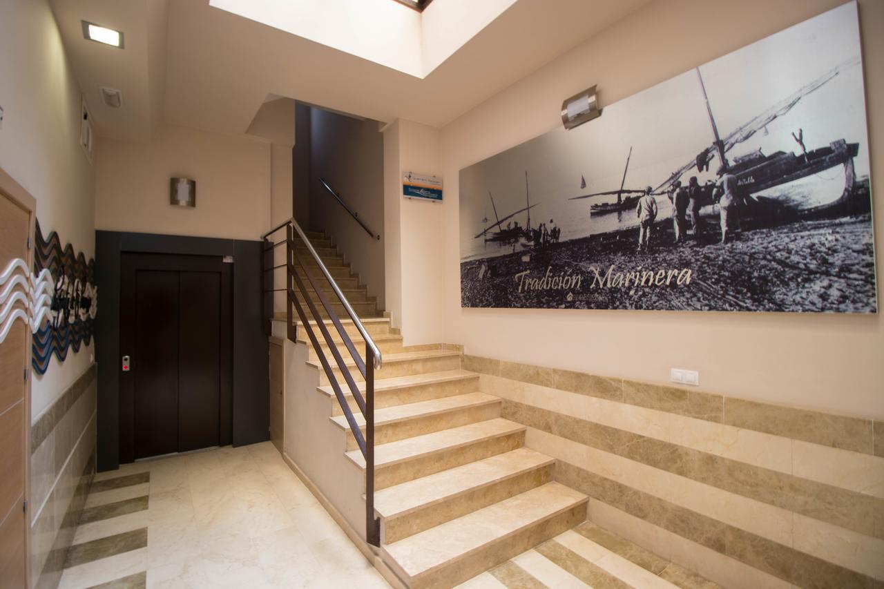 Apartamentos Guerrero Torre Del Mar Esterno foto