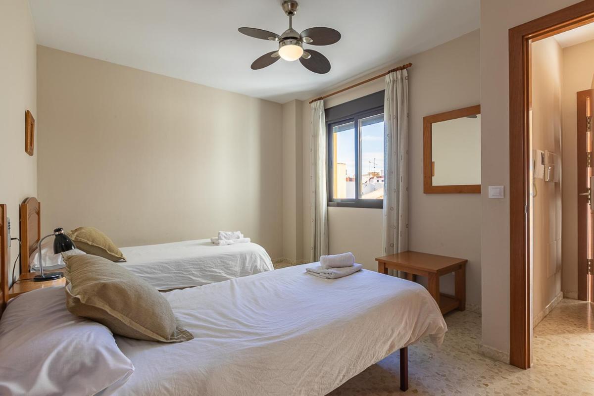 Apartamentos Guerrero Torre Del Mar Esterno foto