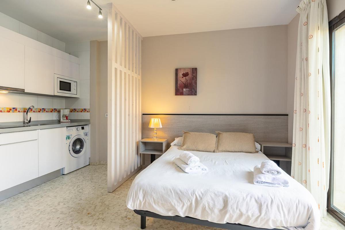 Apartamentos Guerrero Torre Del Mar Esterno foto