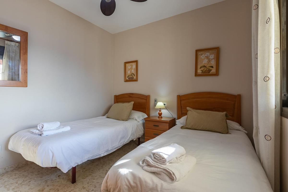 Apartamentos Guerrero Torre Del Mar Esterno foto