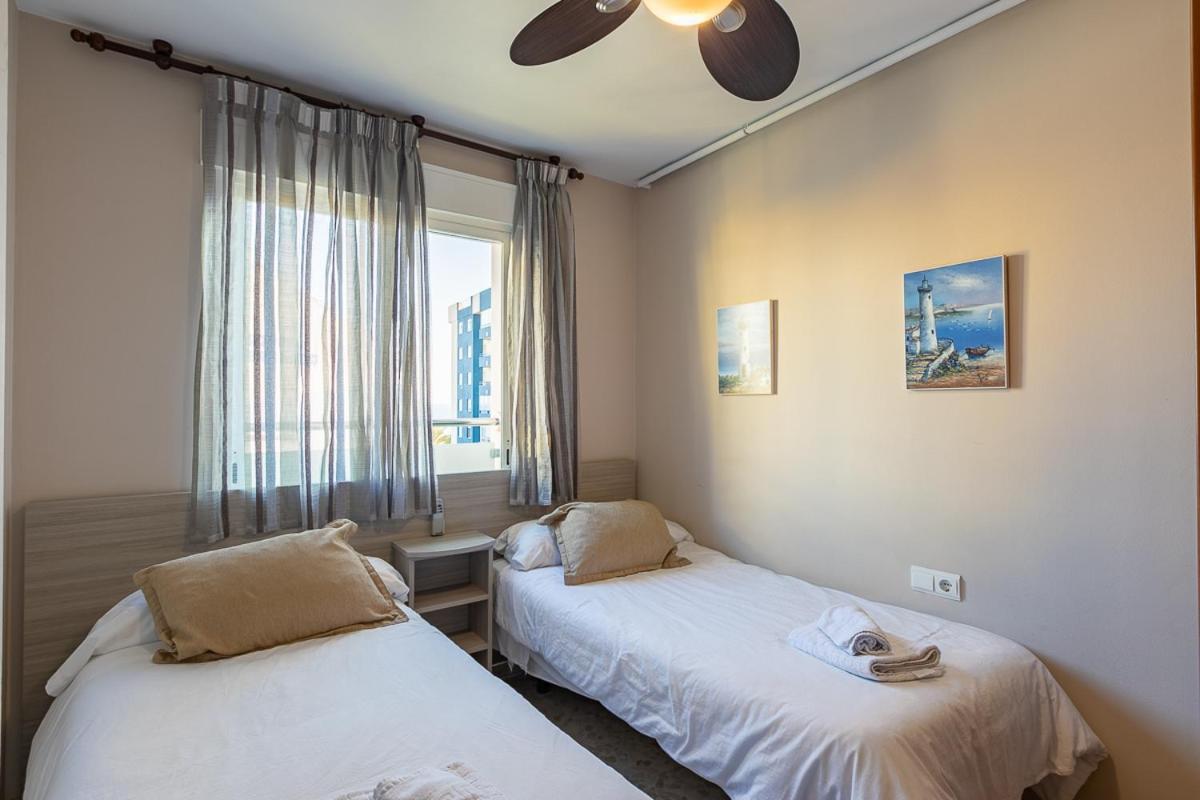 Apartamentos Guerrero Torre Del Mar Esterno foto