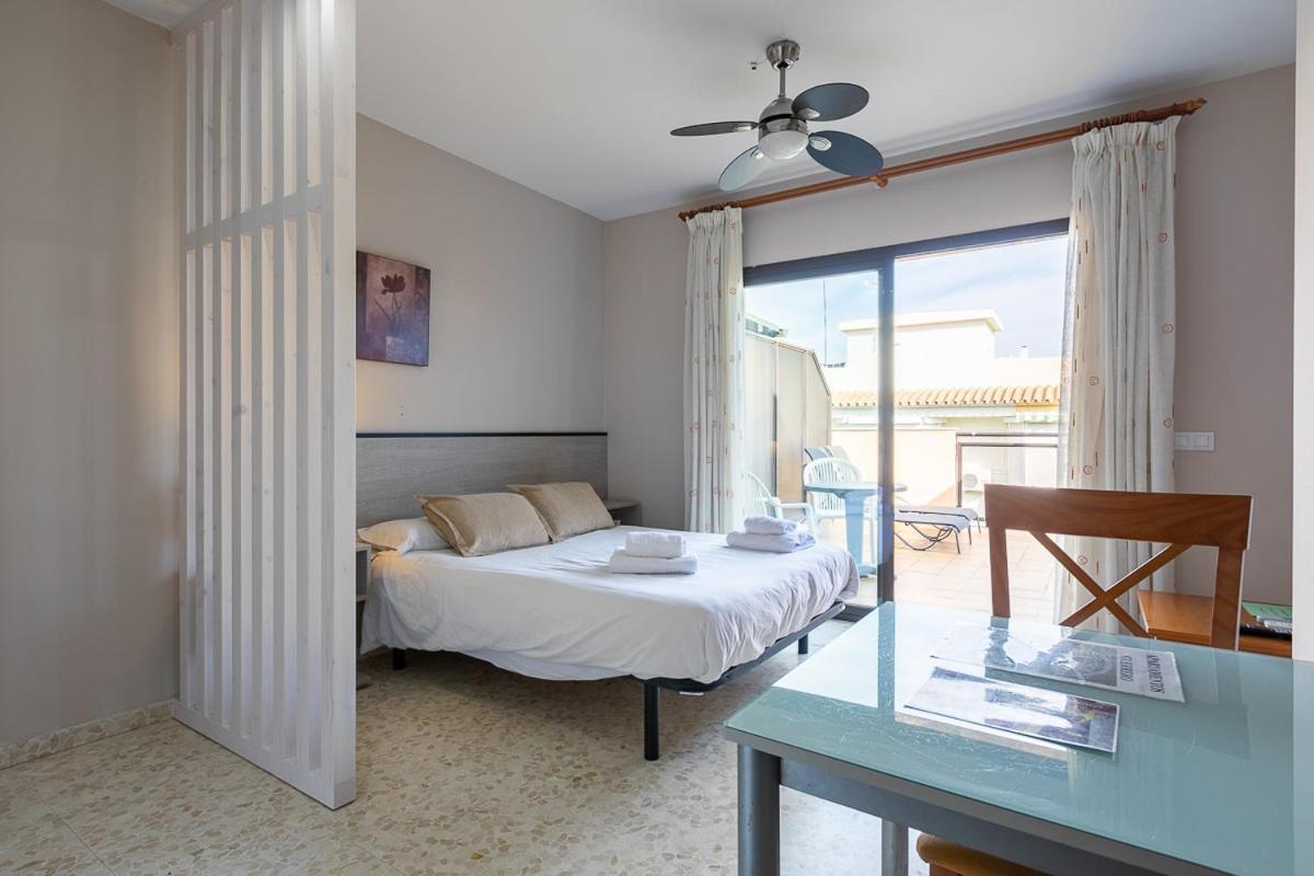Apartamentos Guerrero Torre Del Mar Esterno foto